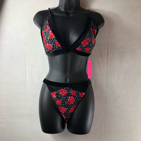 Betsy Johnson Floral Large Two Piece swimming suit - Picture 2 of 8